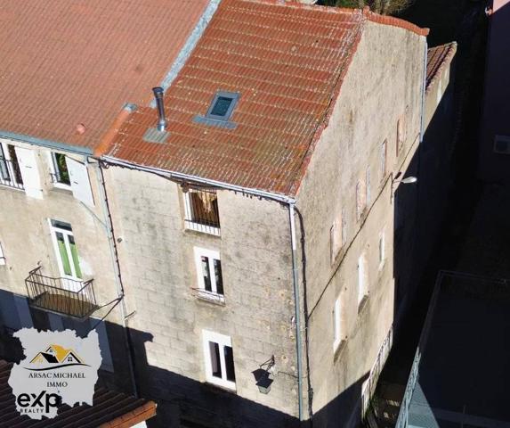 À Vendre : Maison de Bourg avec Terrain et Dépendances à Langogne