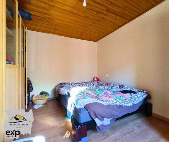 À Vendre : Maison de Bourg avec Terrain et Dépendances à Langogne