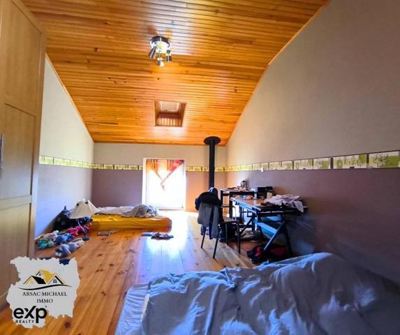 À Vendre : Maison de Bourg avec Terrain et Dépendances à Langogne