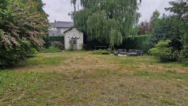 Maison de village avec garage et jardin