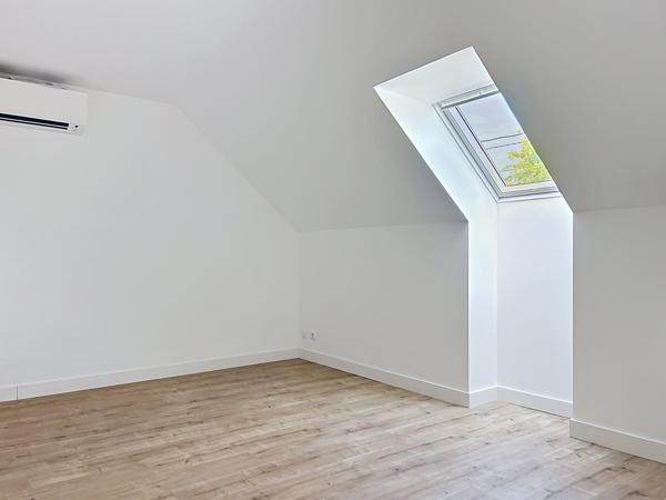 Maison
         5 pièces
        - 164 m² 350 000 € *