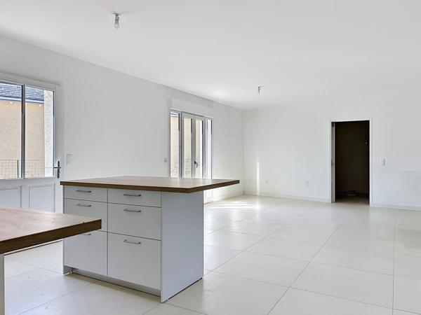 Maison
         5 pièces
        - 164 m² 350 000 € *