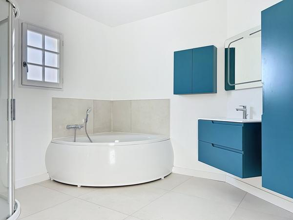 Maison
         5 pièces
        - 164 m² 350 000 € *