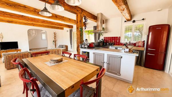Vente                                                      Maison
                        
                     6 pièces                      148 m2                     à Pourrières