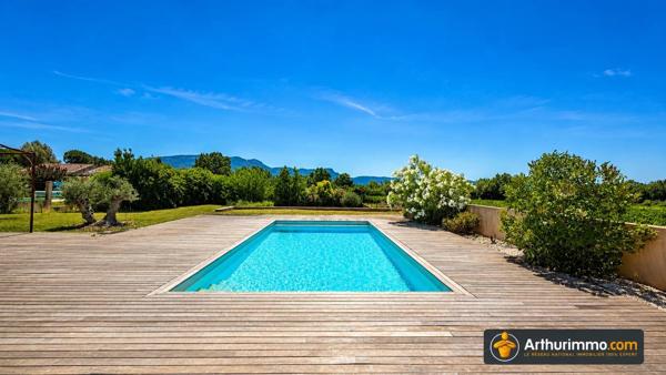 Vente                                                      Maison
                        
                     6 pièces                      148 m2                     à Pourrières