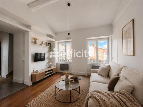 Appartement
         2 pièces
        - 53 m² 250 000 € *