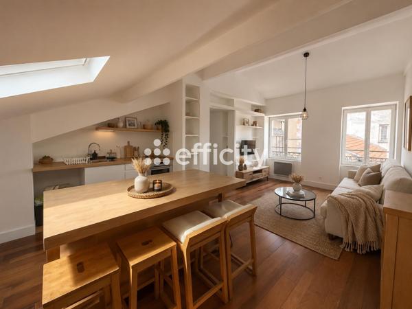 Appartement
         2 pièces
        - 53 m² 250 000 € *