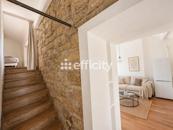 Appartement
         2 pièces
        - 53 m² 250 000 € *