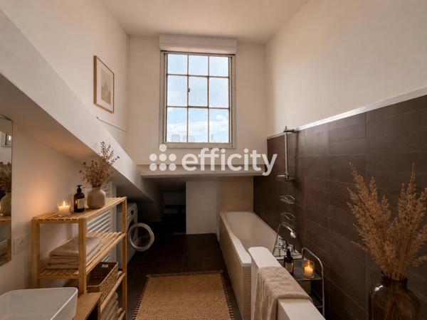 Appartement
         2 pièces
        - 53 m² 250 000 € *