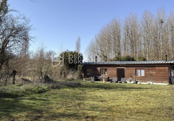 Avis aux investisseurs

Amoureux de la nature et investisseurs avisés, cette opportunité est faite pour vous !

BSK Immobilier vous présente en exclusivité cet ensemble immobilier atypique situé à Crépy-en-Valois, niché dans un écrin de verdure de plus d’un hectare.

Cette propriété unique se compose de trois chalets indépendants (T2, T3 et T4), tous actuellement loués, générant un revenu locatif annuel de 29 000 €, offrant ainsi une rentabilité immédiate.

Le domaine comprend également un étang, apportant charme, tranquillité et un cadre naturel particulièrement recherché.

Atout majeur : grâce à la superficie exceptionnelle du terrain, de nombreuses possibilités de développement s’offrent à vous. Il est en effet envisageable de créer d’autres chalets ou hébergements, permettant d’augmenter significativement la rentabilité locative de cet investissement.

Entre nature, calme et potentiel de développement, ce bien représente une opportunité rare sur le secteur, idéale pour un projet locatif, touristique ou un investissement patrimonial.

Une propriété qui allie revenus immédiats et fort potentiel d’évolution.