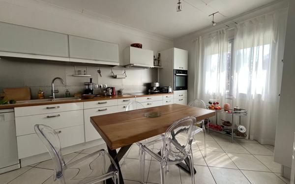 Maison à vendre    5 pièces • 180 m2 Muret