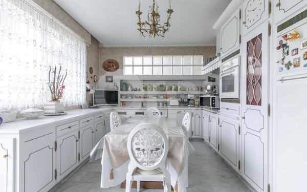 Maison à vendre    7 pièces • 212,05 m2 Chelles