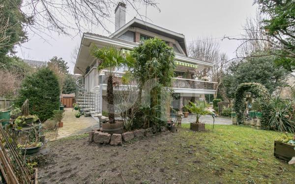 Maison à vendre    7 pièces • 212,05 m2 Chelles