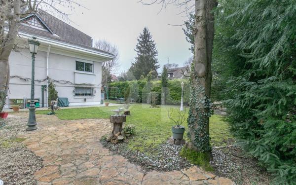 Maison à vendre    7 pièces • 212,05 m2 Chelles