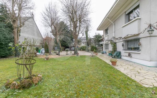 Maison à vendre    7 pièces • 212,05 m2 Chelles