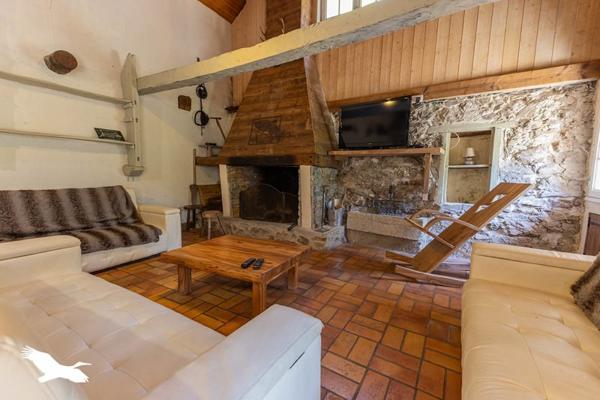 Grange à vendre |  Campan |  4 pièces | 200 m²
