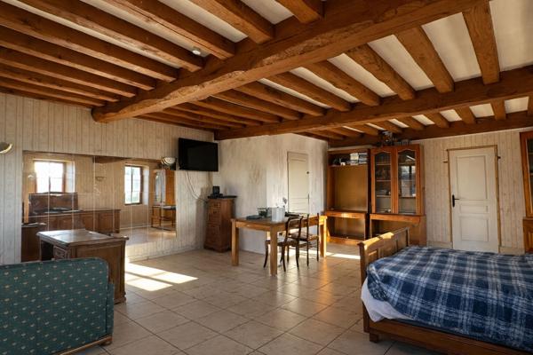 Immeuble local commercial + appartement centre de Jumeauville, Jumeauville 78580