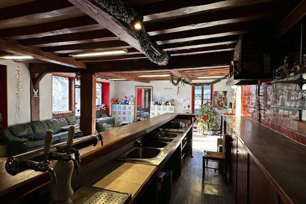 Immeuble local commercial + appartement centre de Jumeauville, Jumeauville 78580