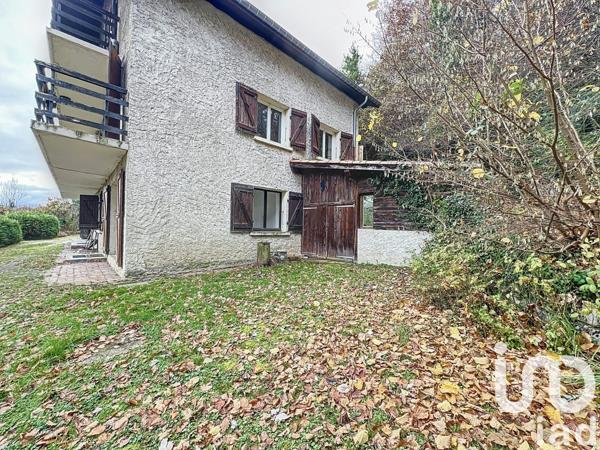 Appartement 2 pièces de 52 m² à Corenc (38700)