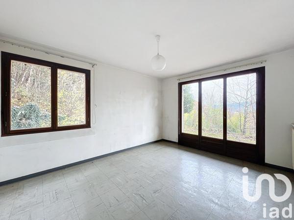 Appartement 2 pièces de 52 m² à Corenc (38700)