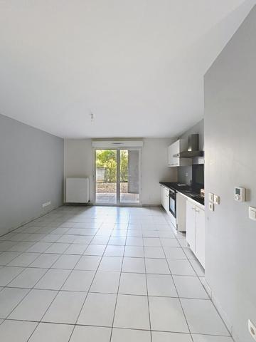 BRON/Appartement 3 pièces 62m2 en rez de jardin + terrasse