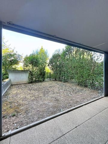 Bron : Appartement 3 pièces 62m² en rez de jardin + terrasse