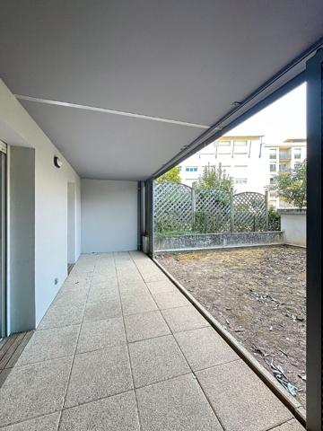 Bron : Appartement 3 pièces 62m² en rez de jardin + terrasse