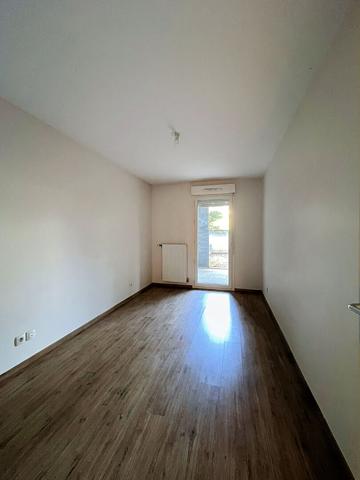 Bron : Appartement 3 pièces 62m² en rez de jardin + terrasse
