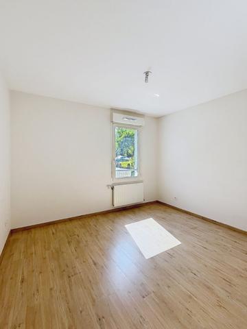 Bron : Appartement 3 pièces 62m² en rez de jardin + terrasse