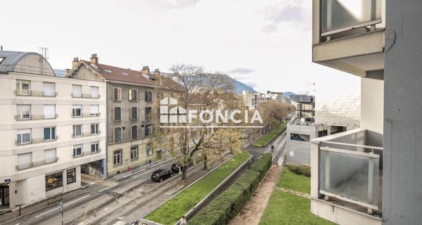 À vendre Studio 41.98 m² - Grenoble 38000