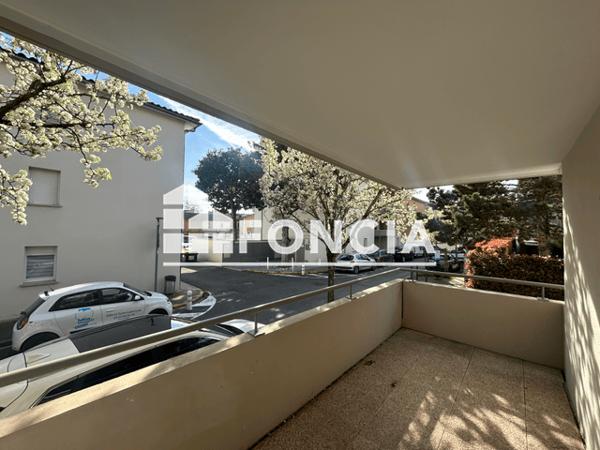 Location Appartement 3 pièces 68.4 m² - 10-12 RUE MONDESIR Montauban 82000