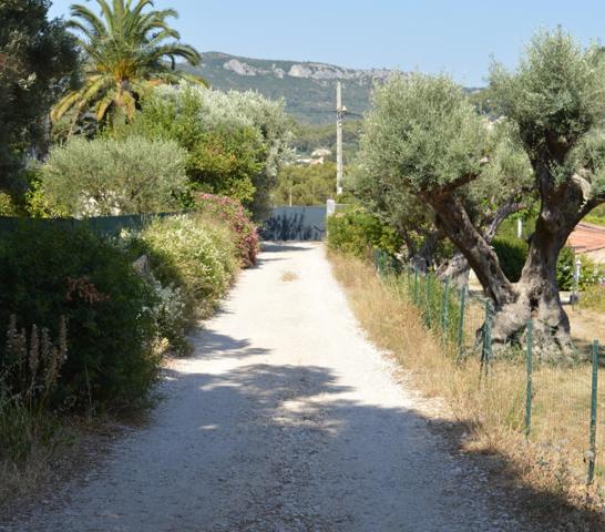 Toulon 4 chemin des routes / chemin de pelvoux Terrain constructible de 722 m2 zone UE emprise 25%
