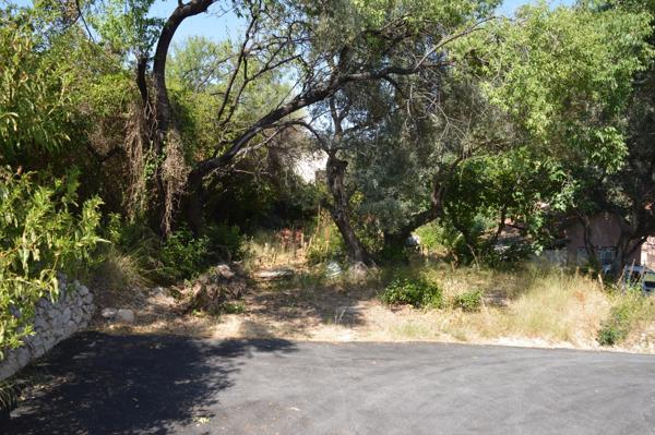 Toulon 4 chemin des routes / chemin de pelvoux Terrain constructible de 722 m2 zone UE emprise 25%