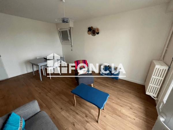 Location Studio meublé 10.16 m² - 1 ALLEE PELLETIER D'OISY - IMMEUBLE FICTIF Tours 37000