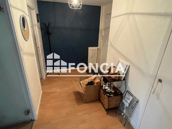 Location Studio meublé 10.16 m² - 1 ALLEE PELLETIER D'OISY - IMMEUBLE FICTIF Tours 37000