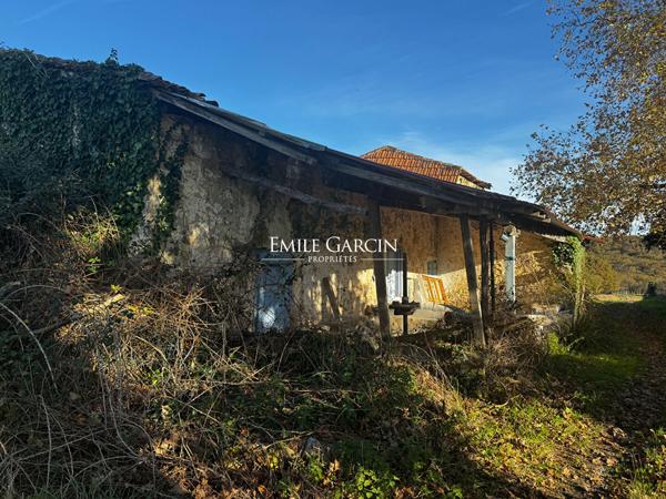 À vendre - Salies de Béarn - Ancien bâti avec terres agricoles