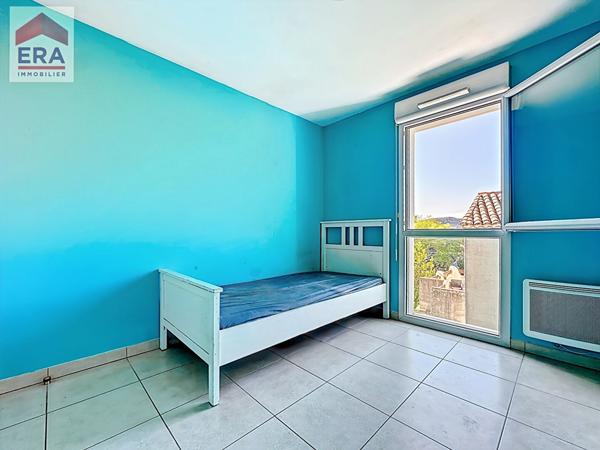 A vendre Appartement  type 3, lumineux + garage+terrasse avec vue panoramique  à Aubagne