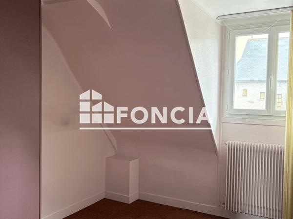 Location Local commercial 4 pièces 59 m² - 30 PLACE DES HALLES Chartres 28000