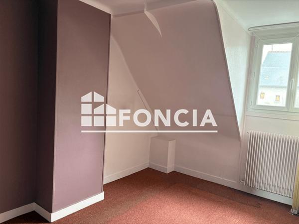 Location Local commercial 4 pièces 59 m² - 30 PLACE DES HALLES Chartres 28000