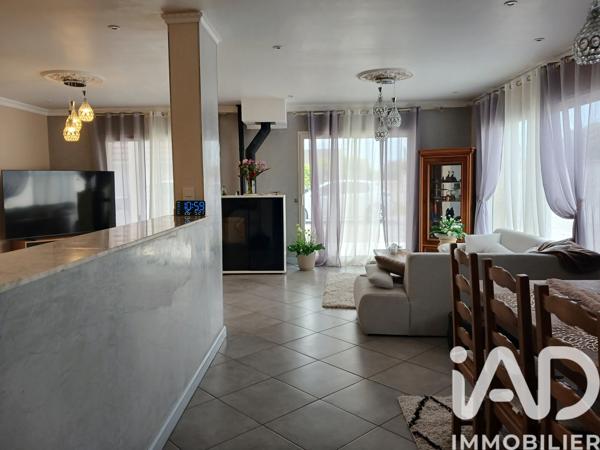 Maison à vendre 8 pièces 235 m² Saint-Marcel