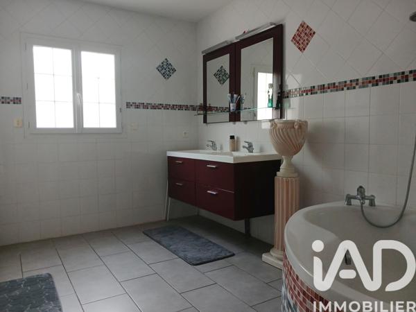 Maison à vendre 8 pièces 235 m² Saint-Marcel