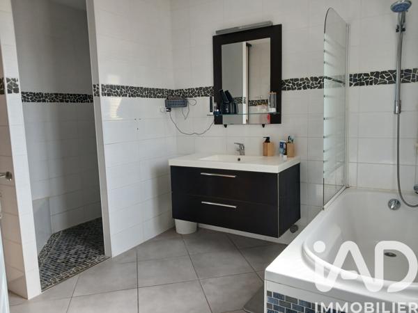 Maison à vendre 8 pièces 235 m² Saint-Marcel