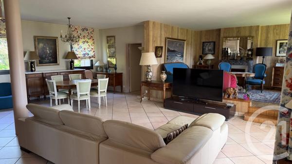 Maison à vendre  5 pièces - 220,26 m 2   VANNES  - 56