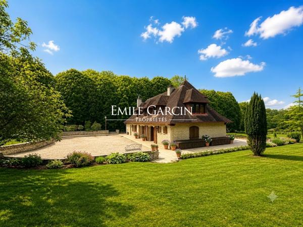 A Vendre - Normandie - Courseulles-Sur-Mer - Propriété de caractère au calme absolu traversé par une rivière