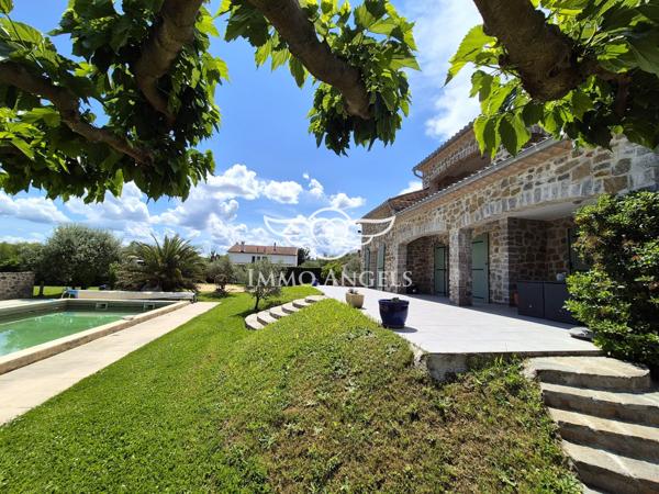 Maison 9 pièces 173m², dépendance et , piscine - pool house, sur terrain 2207m²