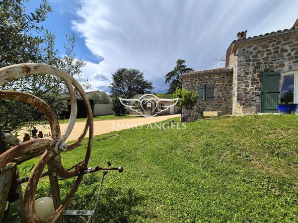 Maison 9 pièces 173m², dépendance et , piscine - pool house, sur terrain 2207m²