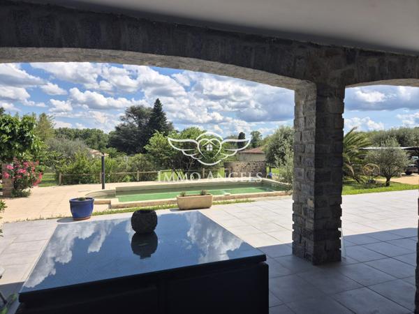 Maison 9 pièces 173m², dépendance et , piscine - pool house, sur terrain 2207m²