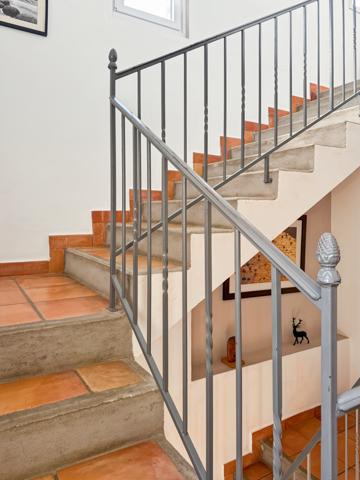 Villeneuve-de-Berg (07170) Propriété de Caractère (3 Gîtes - 30 Couchages) –Vue Panoramique