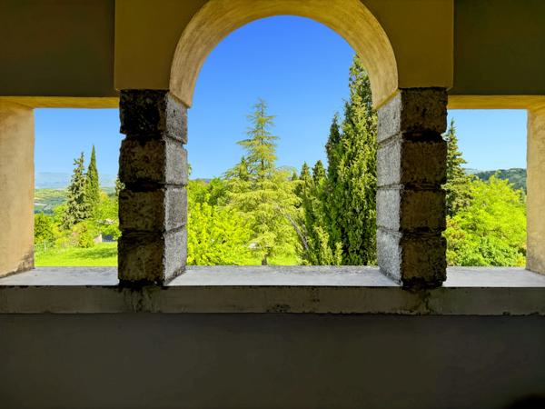 Villeneuve-de-Berg (07170) Propriété de Caractère (3 Gîtes - 30 Couchages) –Vue Panoramique