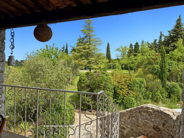 Villeneuve-de-Berg (07170) Propriété de Caractère (3 Gîtes - 30 Couchages) –Vue Panoramique